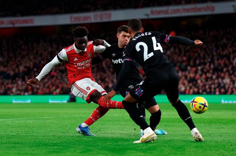 Arsenal s'assure la première place de la Premier League
